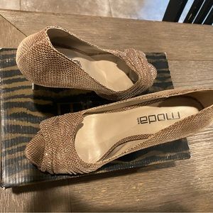 Size 8 Moda heels. Brown Suede
